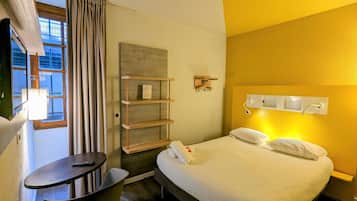Double Room | Free cribs/infant beds, free WiFi, bed sheets