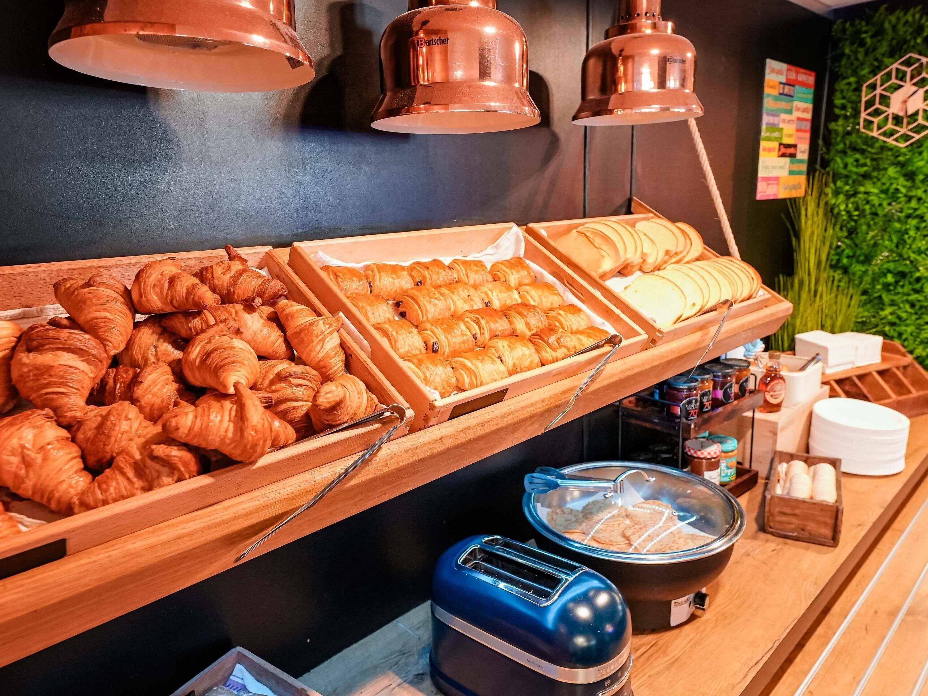 Desayuno buffet todos los días (con cargo) 