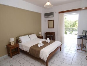 Apartment, 1 Bedroom (4 Guests) | In-room safe, free WiFi