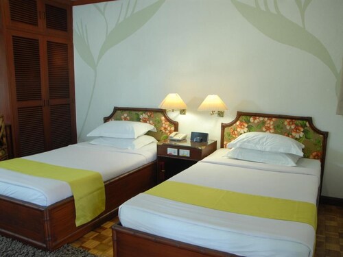 Oasis Hotel