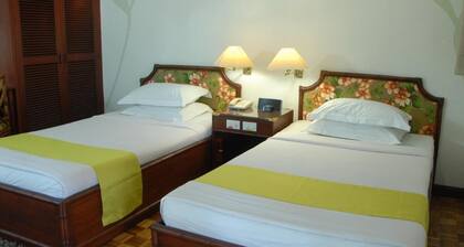 Oasis Hotel