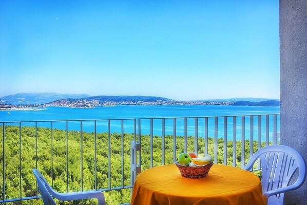 Tempat makan outdoor