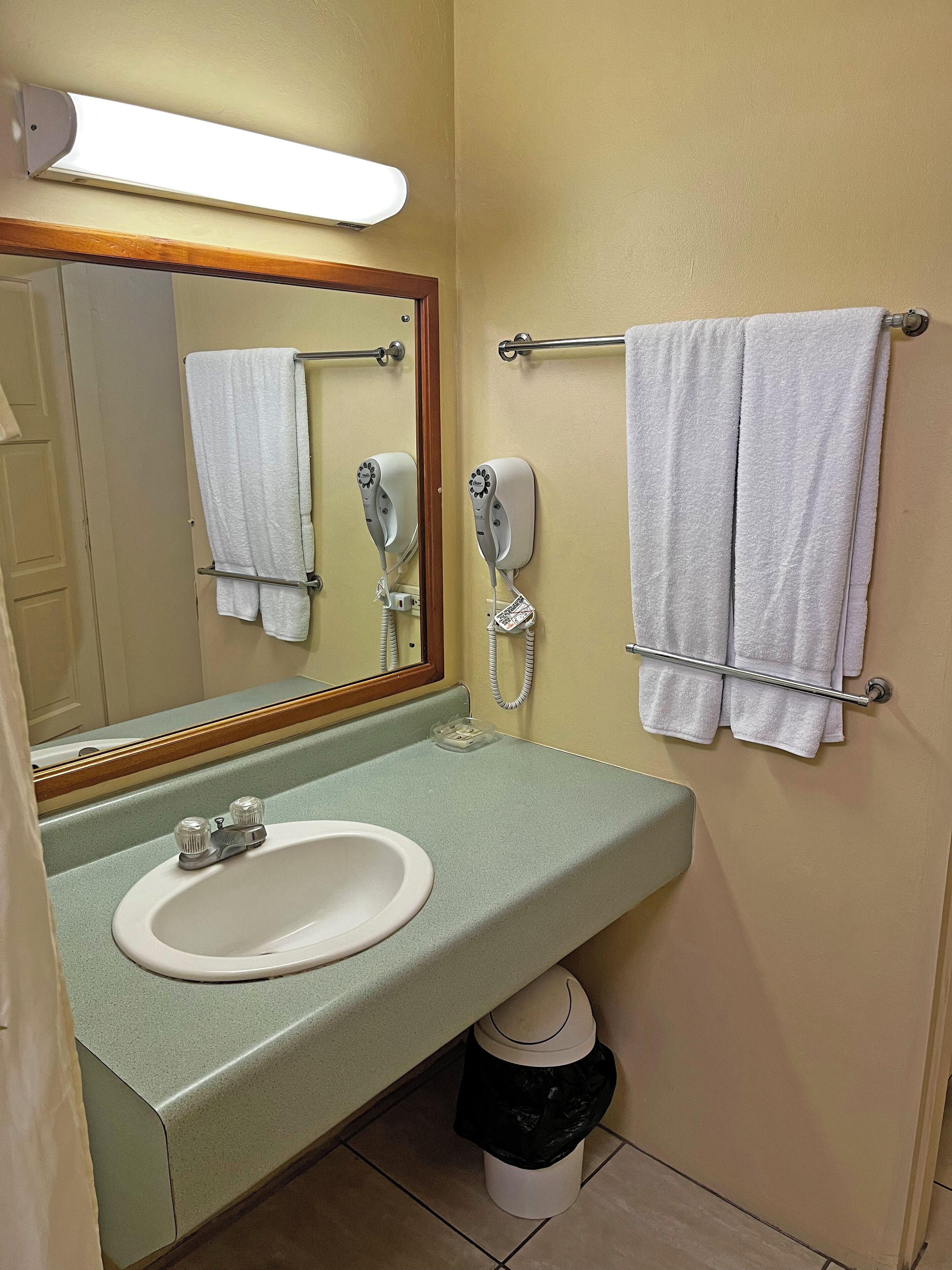 economy triple room | bathroom | shower, free toiletries, hair dryer, towels