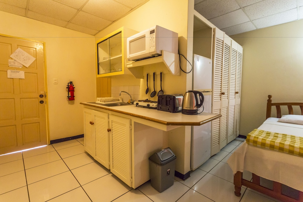 Sundeck Suites photo 2