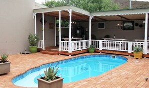 Outdoor pool - Housemartin Guest Lodge (De Rust)