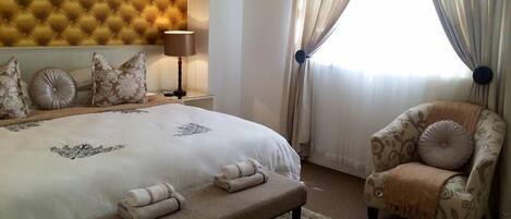 Superior-Suite, 1 Schlafzimmer | Zimmersafe, Bügeleisen/Bügelbrett, WLAN