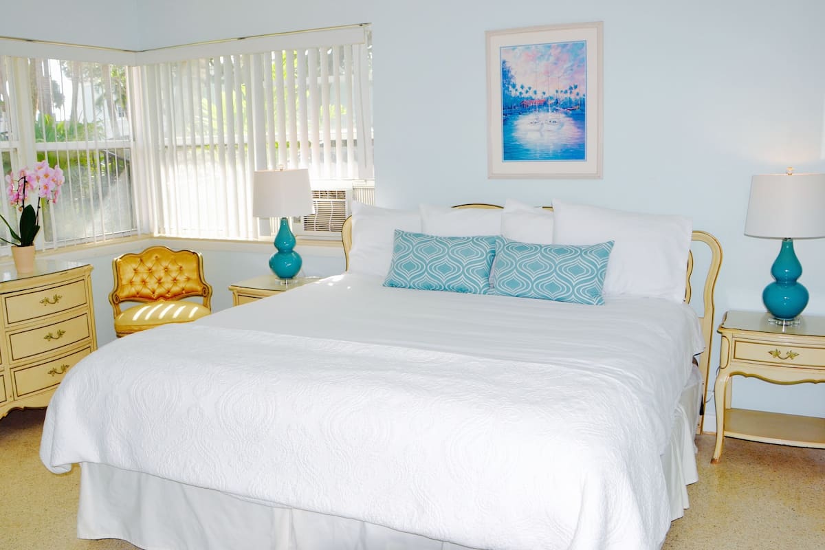Individually furnished, blackout curtains, iron/ironing board, free WiFi