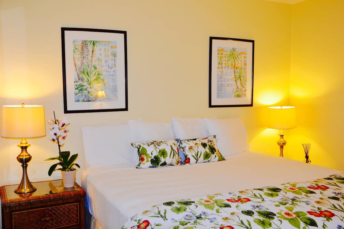 Individually furnished, blackout curtains, iron/ironing board, free WiFi