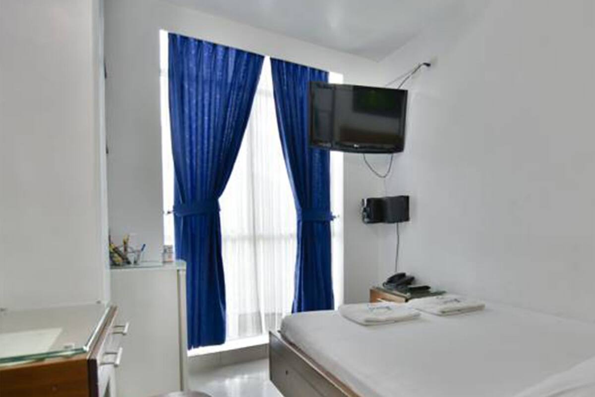 Economy Room