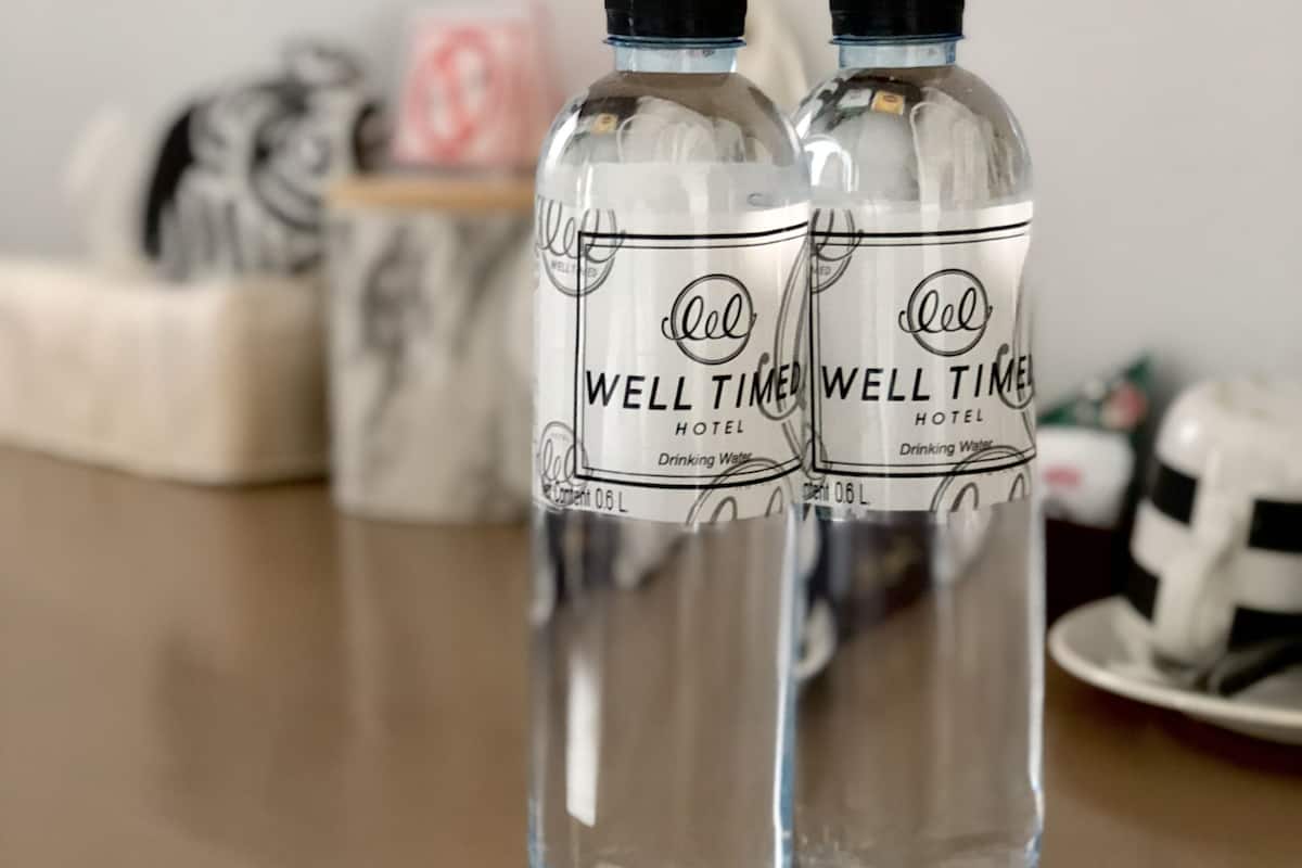 in-room safe, desk, soundproofing, free wifi