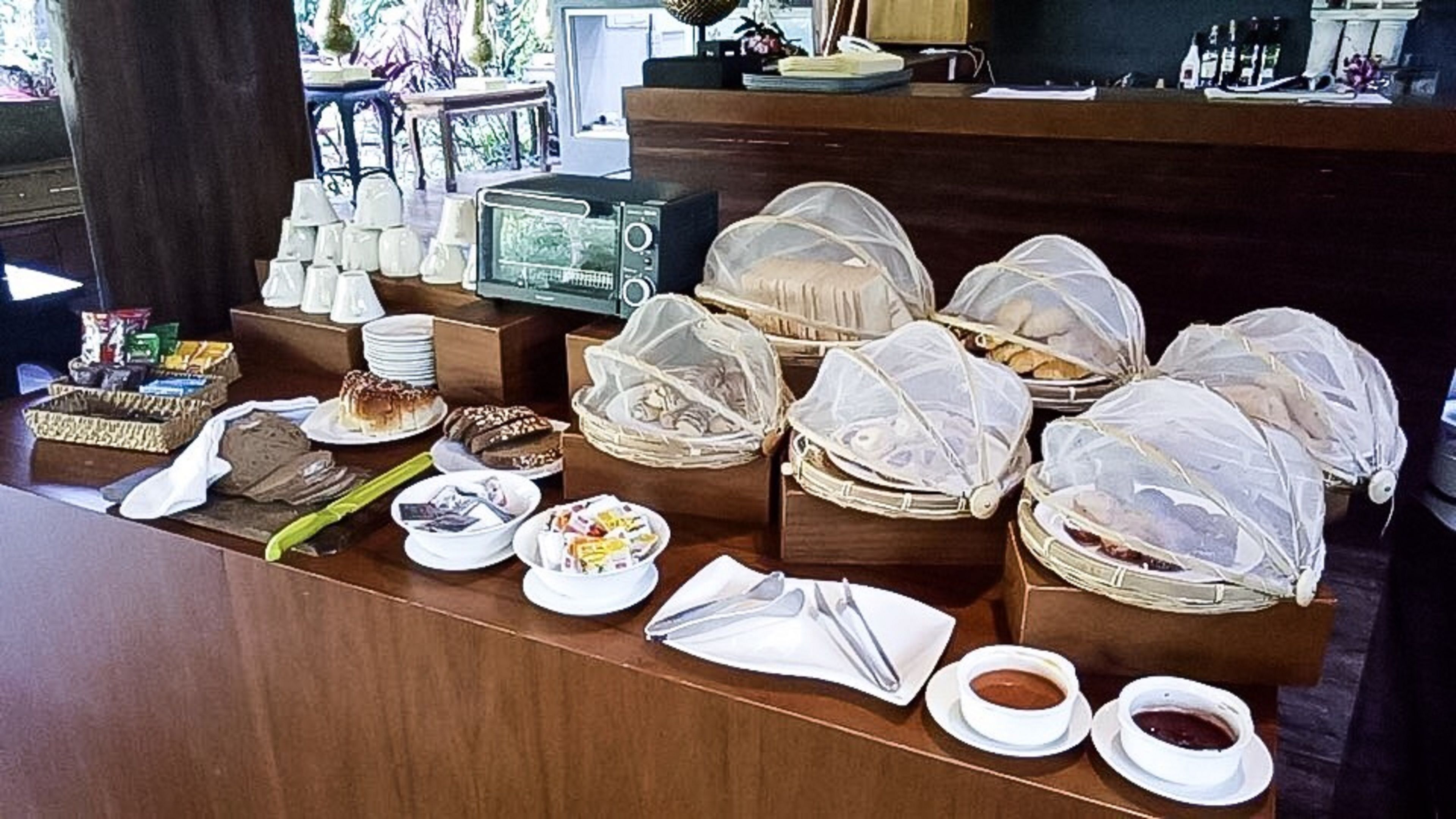 free daily continental breakfast