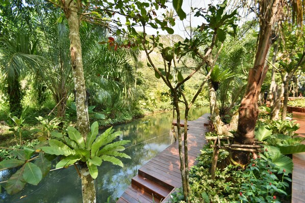 تفاصيل الفندق من الخارج