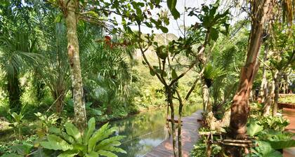 The Nine Thipthara Klongson Resort