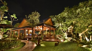 Breakfast and lunch served  - The Nine Thipthara Klongson Resort (Krabi)