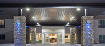Holiday Inn Express & Suites Rapid City - Rushmore South by IHG