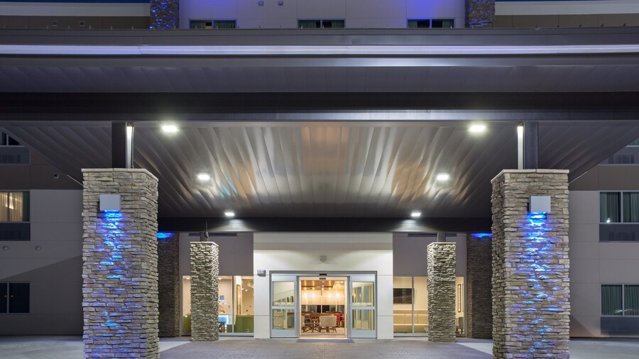 Holiday Inn Express & Suites Rapid City - Rushmore South by IHG