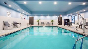 Una piscina cubierta