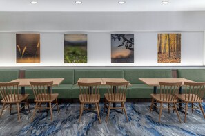 Free daily buffet breakfast - Fairfield Inn & Suites by Marriott Atlanta Acworth (Acworth)