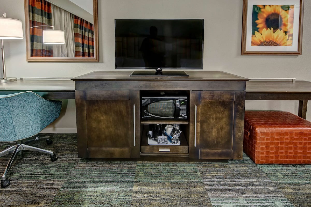 in-room safe, desk, laptop workspace, cots/infant beds