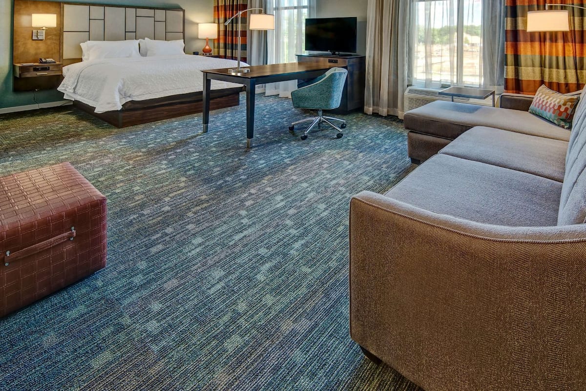 In-room safe, desk, laptop workspace, cots/infant beds