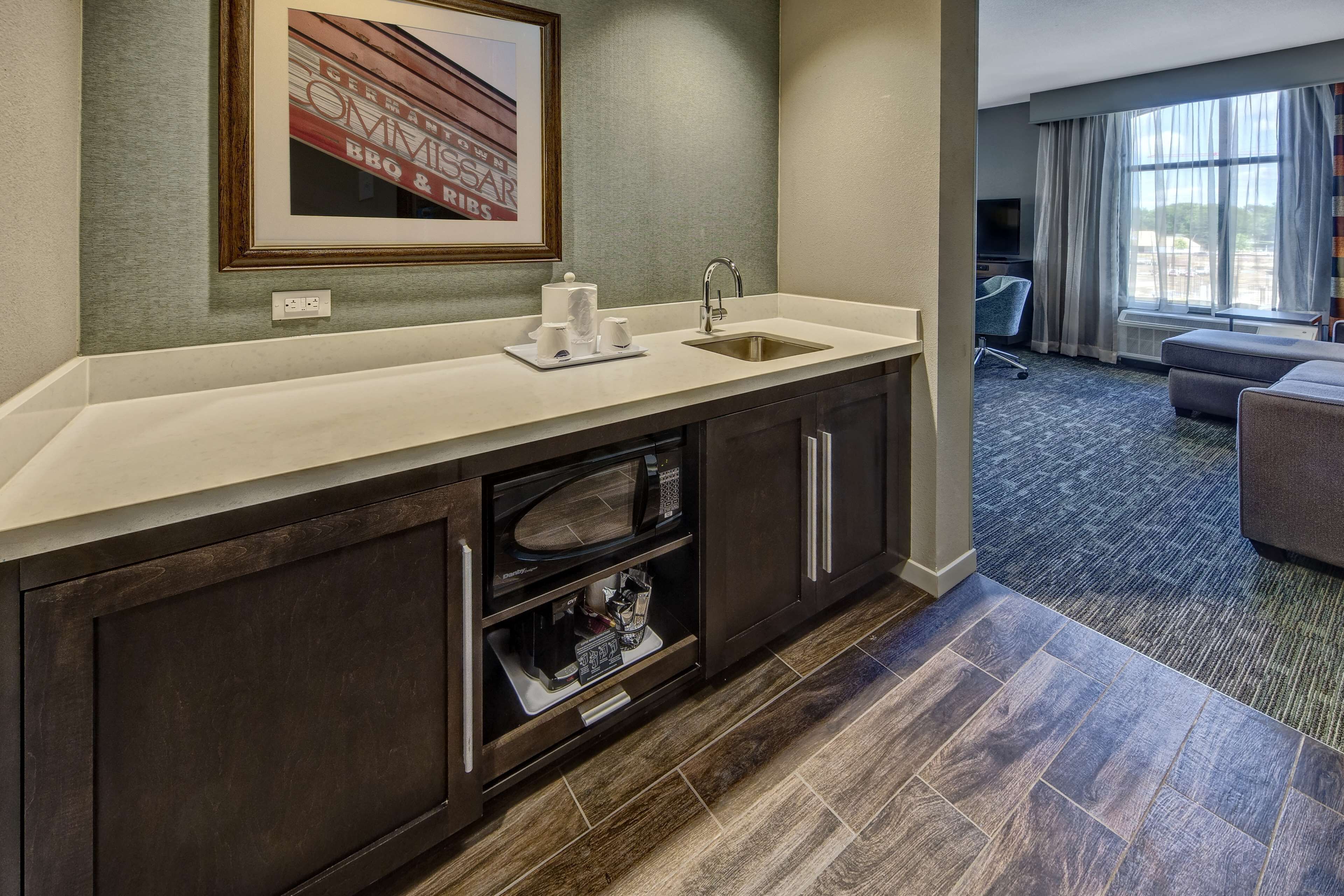 in-room safe, desk, laptop workspace, cots/infant beds