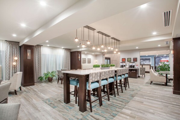 Lobby - Hampton Inn Rochester Penfield (Rochester)