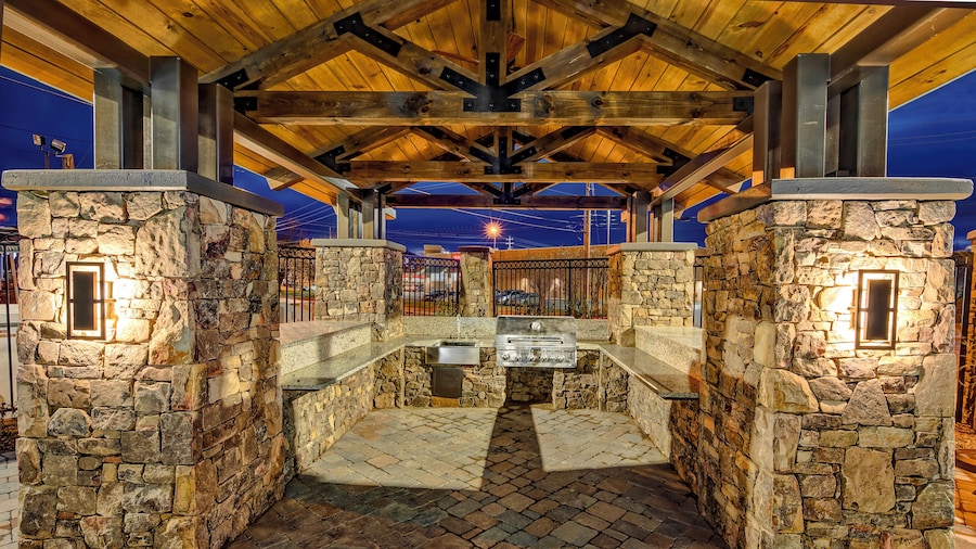 Black Fox Lodge Pigeon Forge, Tapestry Collection by Hilton