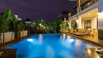 Outdoor pool, sun loungers