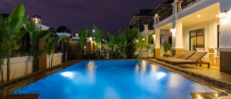 Outdoor pool, sun loungers