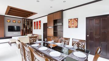 4 Bedrooms Private Pool Villa | In-room dining