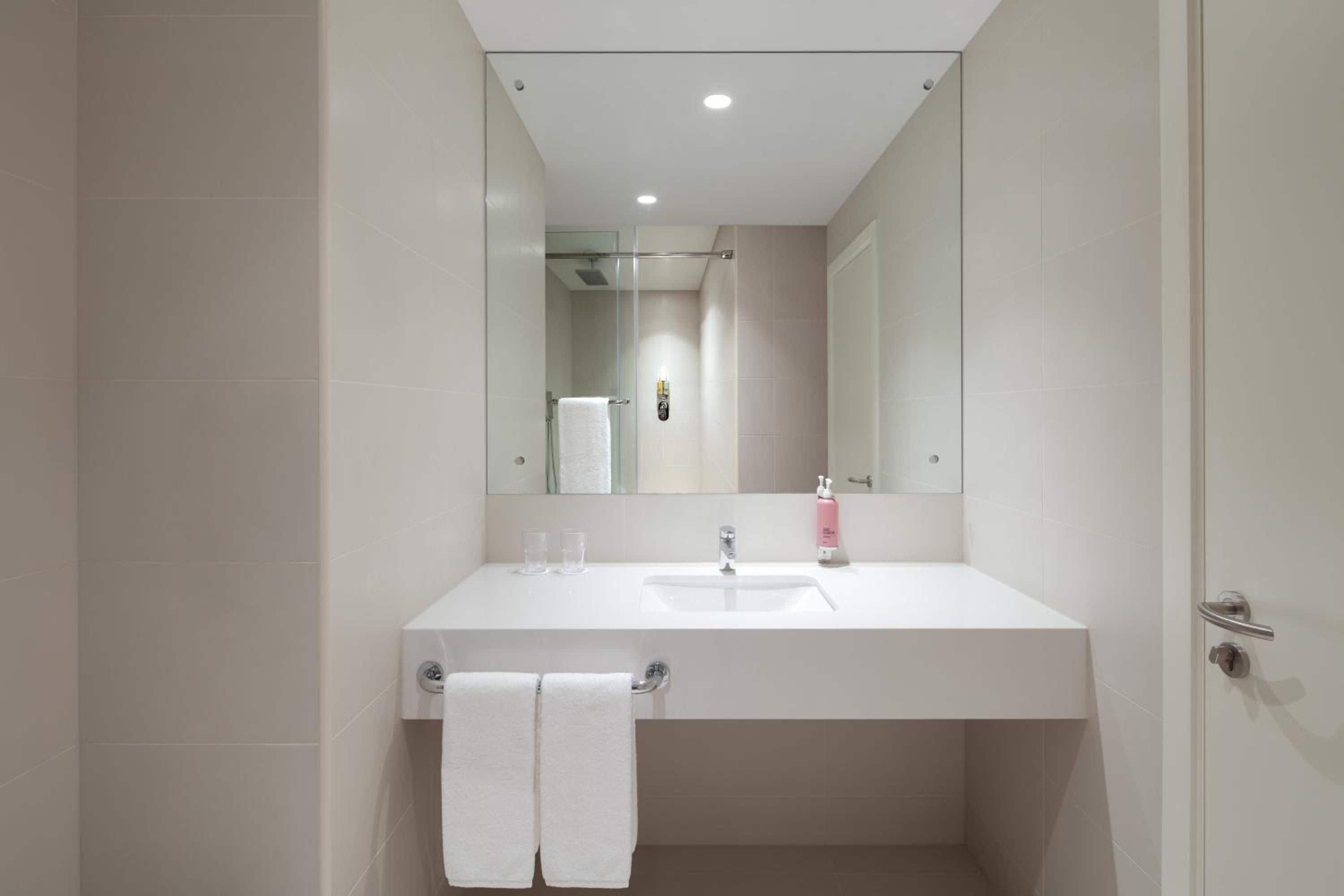 Photo - Rove Bur Dubai Healthcare City