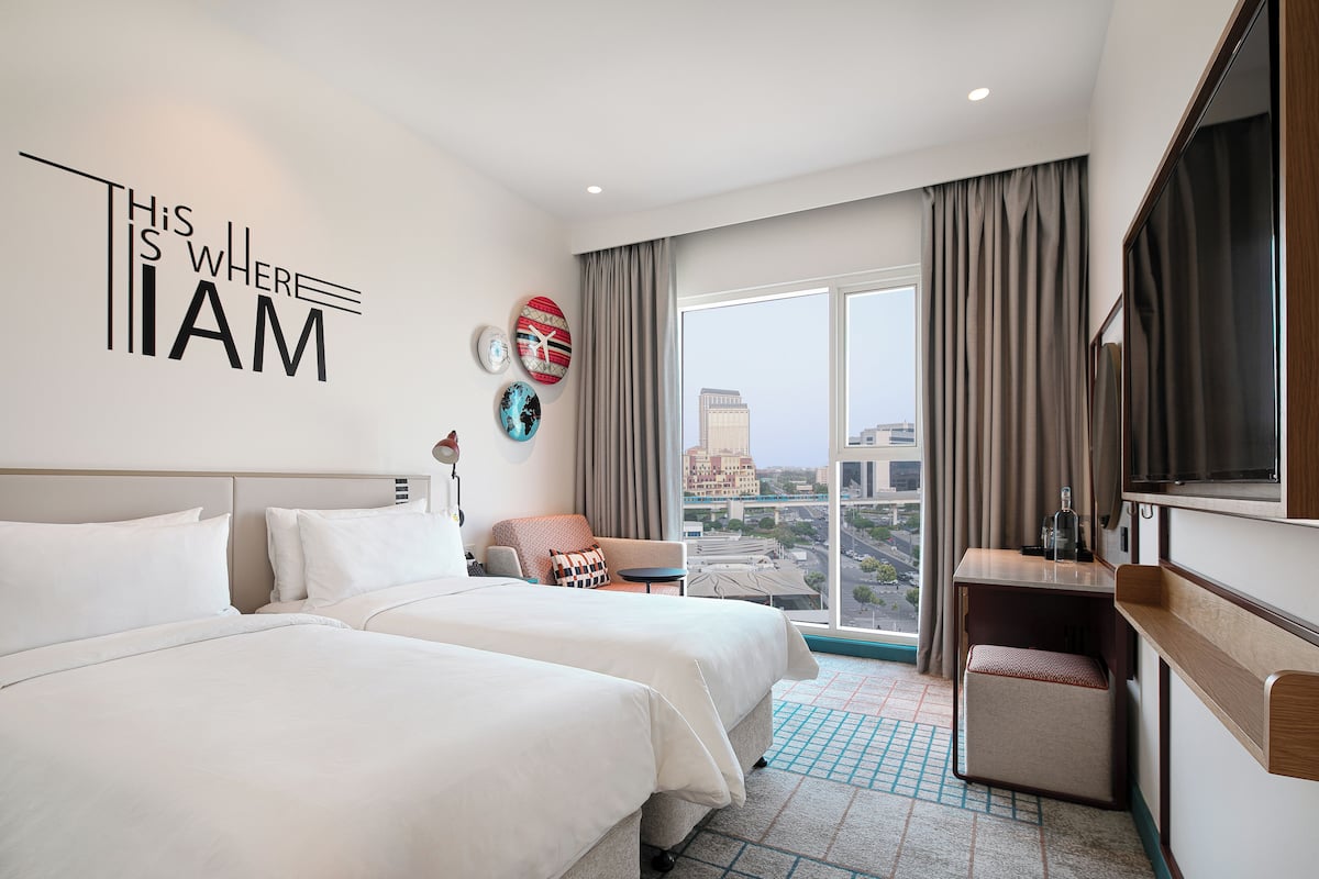 Rover Plus Room - Easy Access To Sheikh Zayed Road & Bur Dubai | In-room safe, desk, soundproofing, free cribs/infant beds