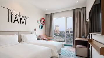 Rover Plus Room - Easy Access To Sheikh Zayed Road & Bur Dubai | In-room safe, desk, soundproofing, free cribs/infant beds