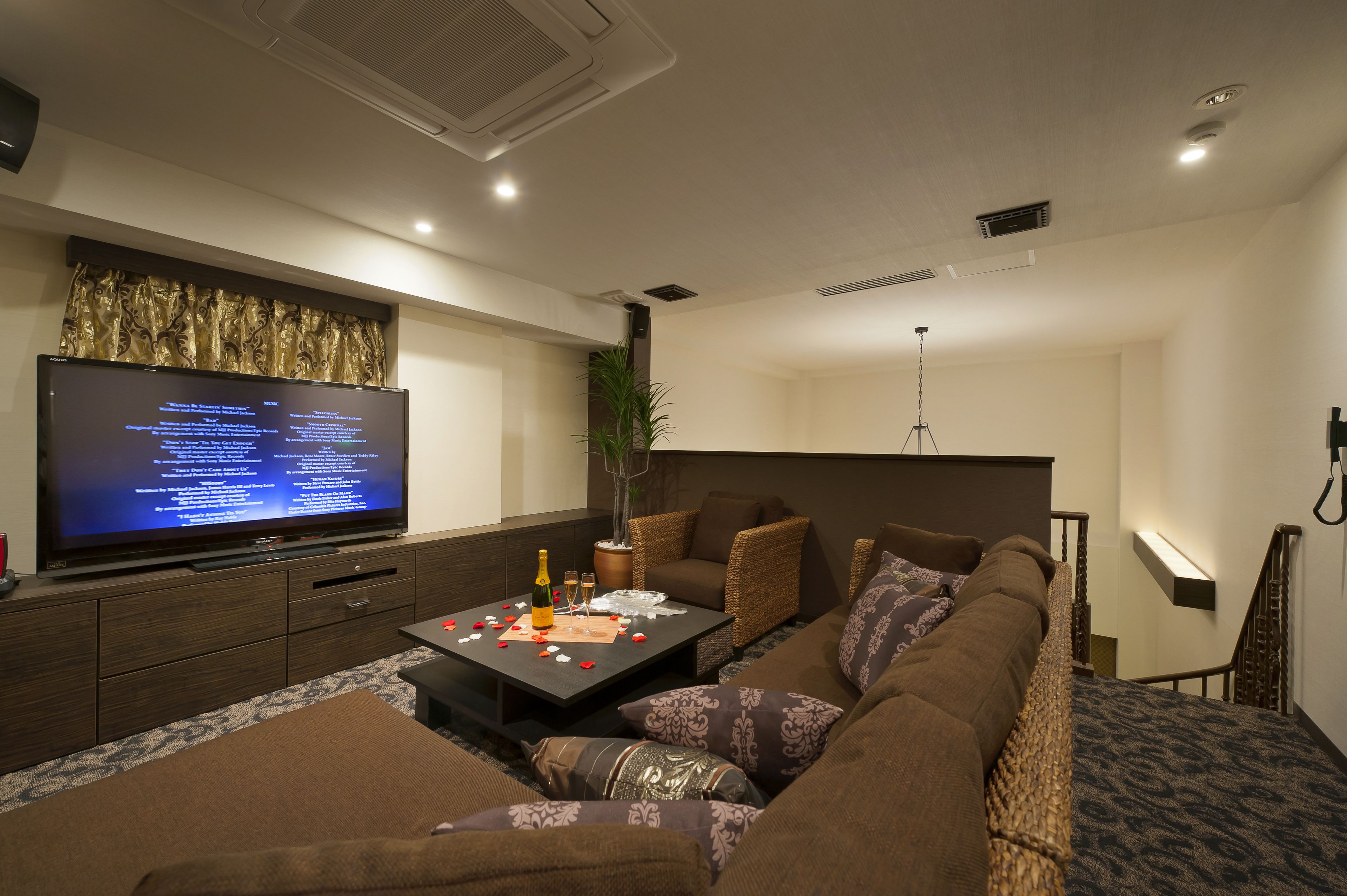 maisonette suite | living room