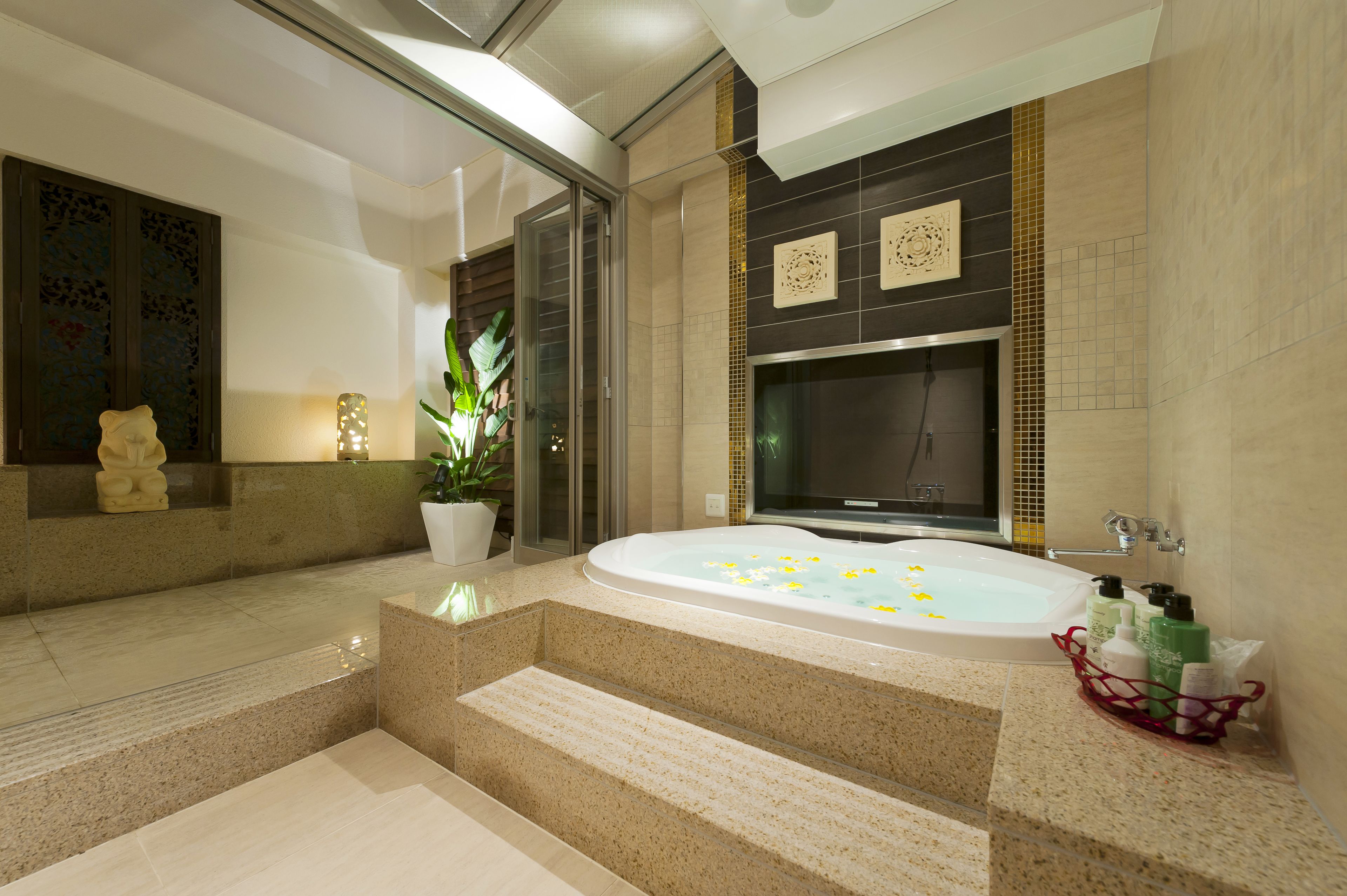 maisonette suite | jetted bathtub
