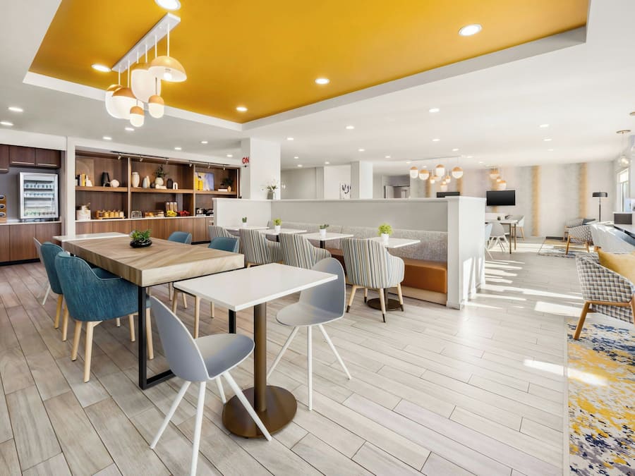 Free daily full breakfast