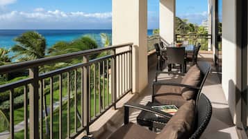 Villa, 3 habitaciones, balcón (Oceanfront) | Ropa de cama de alta calidad y camas con pillow-top