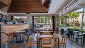 2 albercas al aire libre y camas balinesas (con cargo)