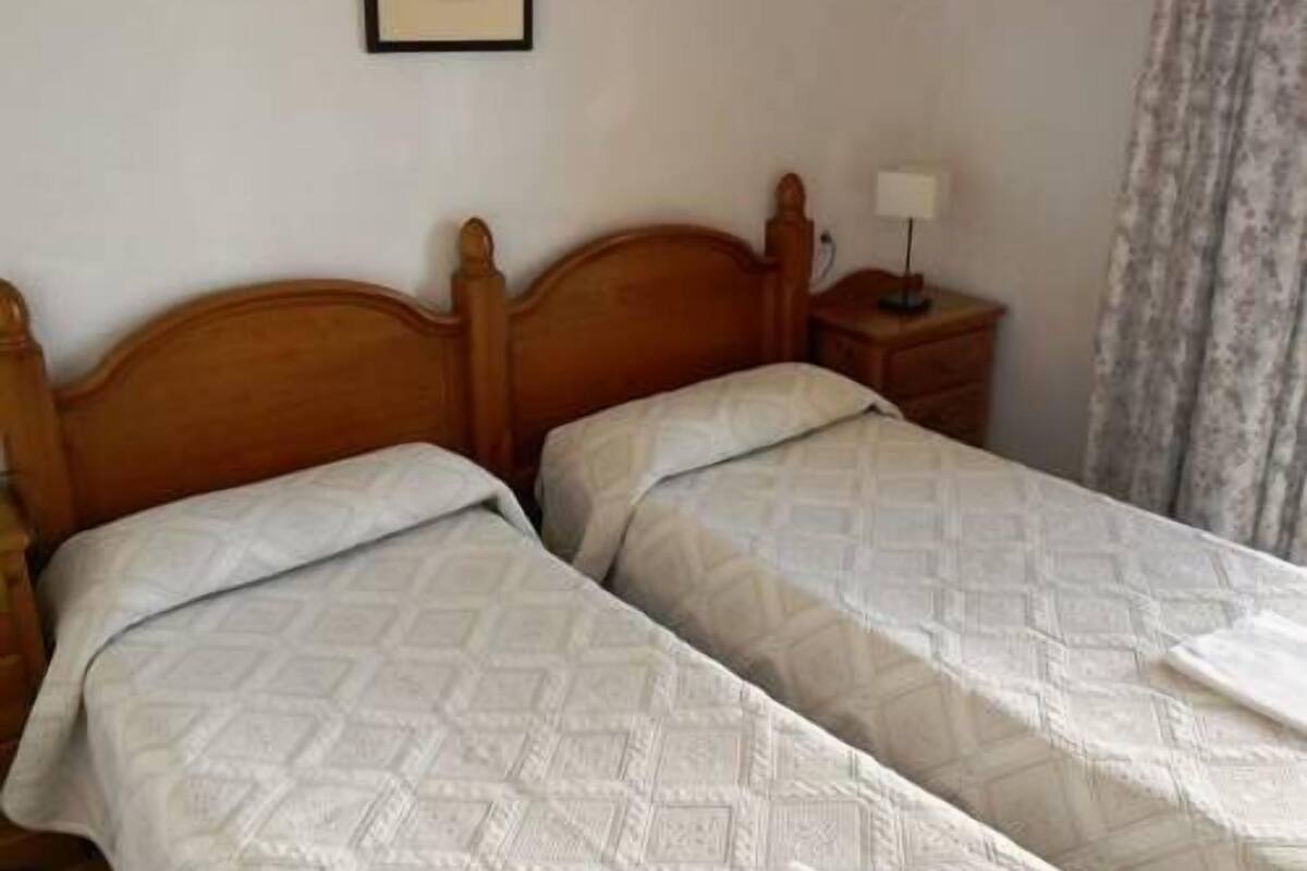 2 bedrooms, in-room safe, cots/infant beds