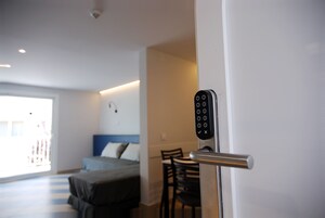 2 bedrooms, in-room safe, cribs/infant beds