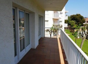Apartment, 2 Bedrooms | Terrace/patio