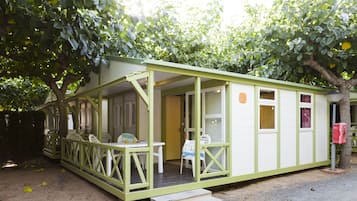 Bungalow, 2 slaapkamers (4-5 pax Premium) | Terras