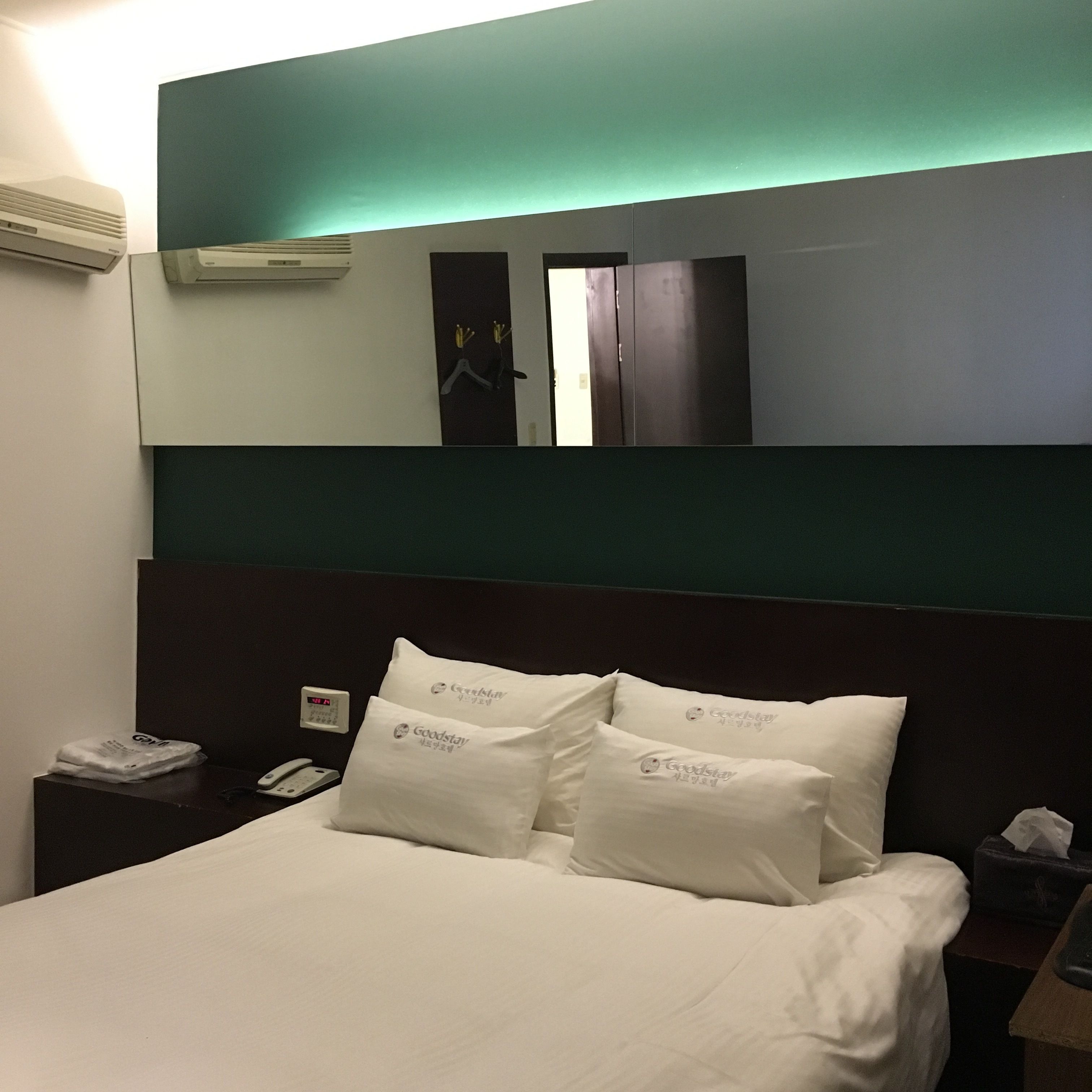 standard room | blackout curtains, free wifi, bed sheets