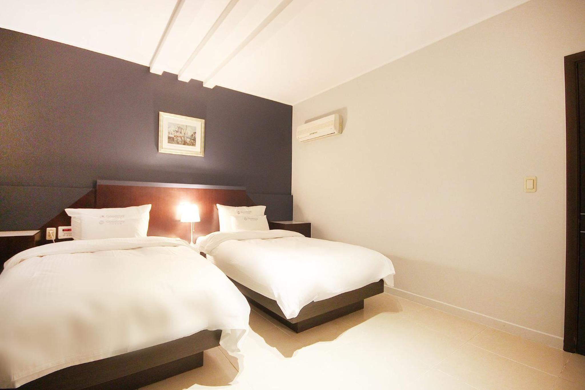 blackout curtains, free wifi, bed sheets