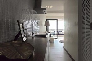 1 Bedroom Suite | Servicio de comidas en la habitación