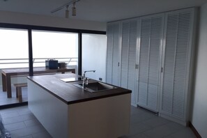 2 Bedrooms Suite | Private kitchen