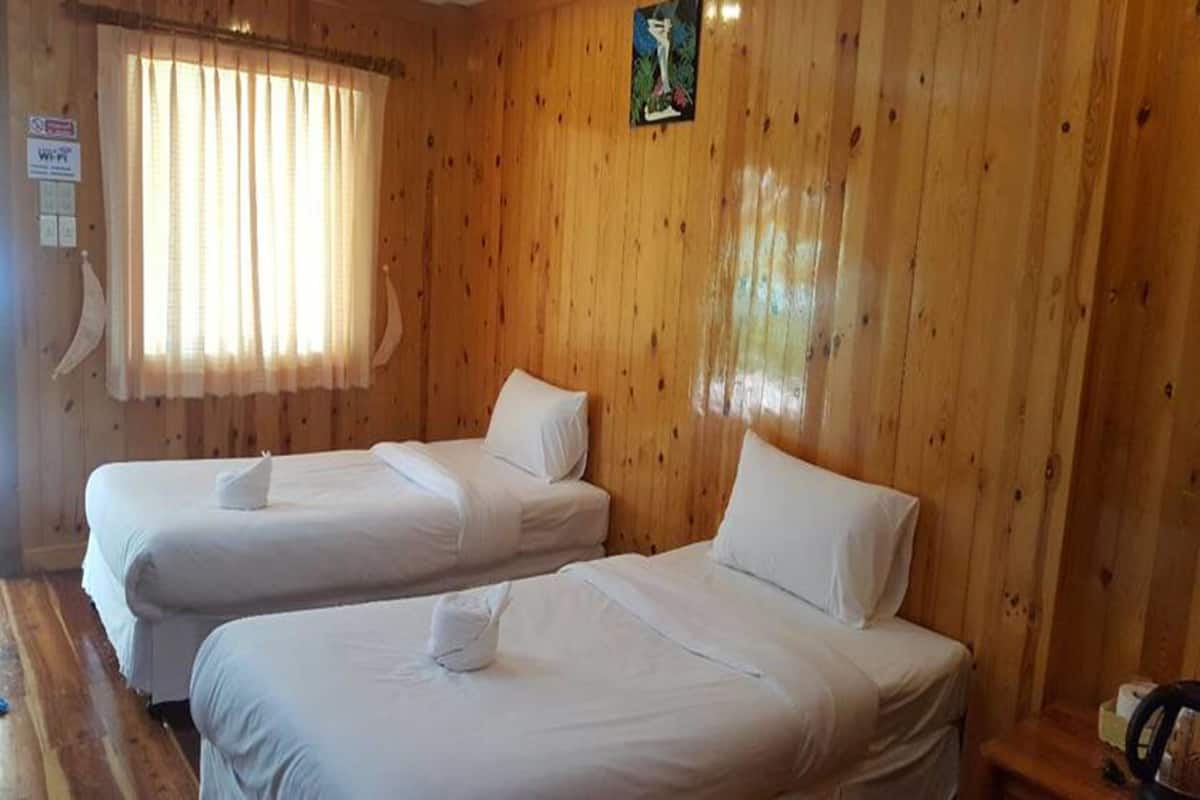Zone A Room | Escritorio, camas extra y wifi gratis