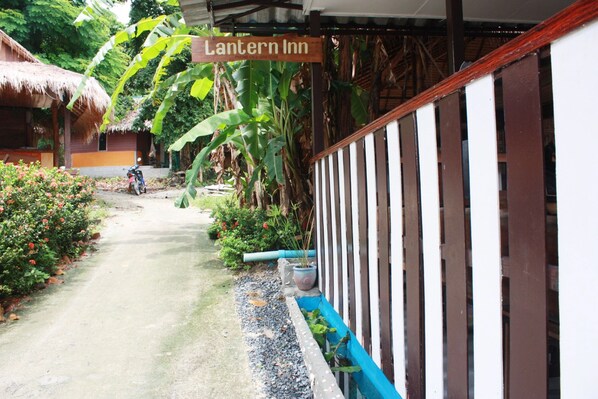 Khuôn viên nơi lưu trú