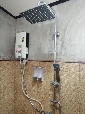 Chambre Double, 1 très grand lit (Air conditioned) | Équipements de salle de bain