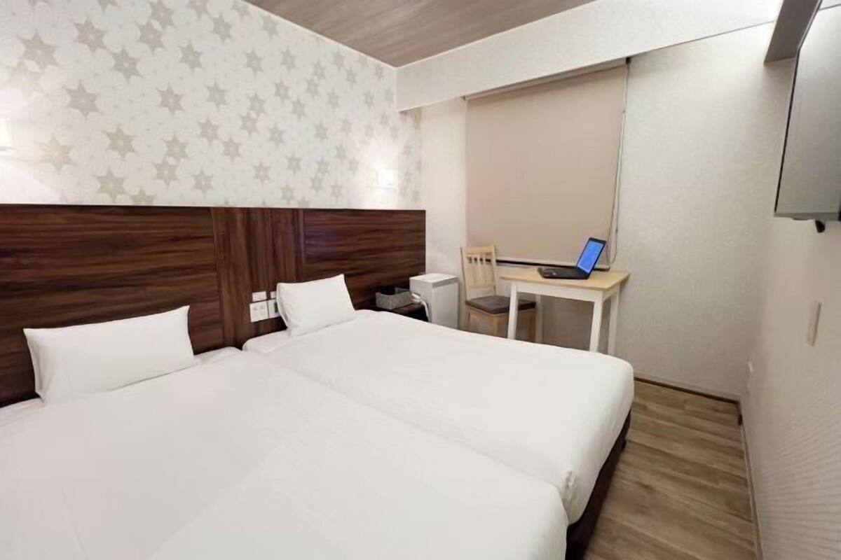 遮光窗帘、隔音、免费 WiFi、床单